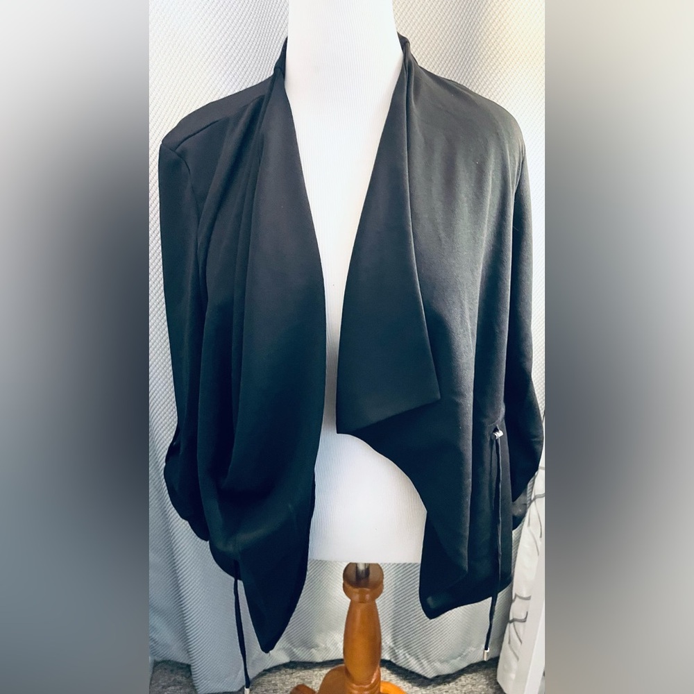 89th & Madison Black Open Front Blazer
